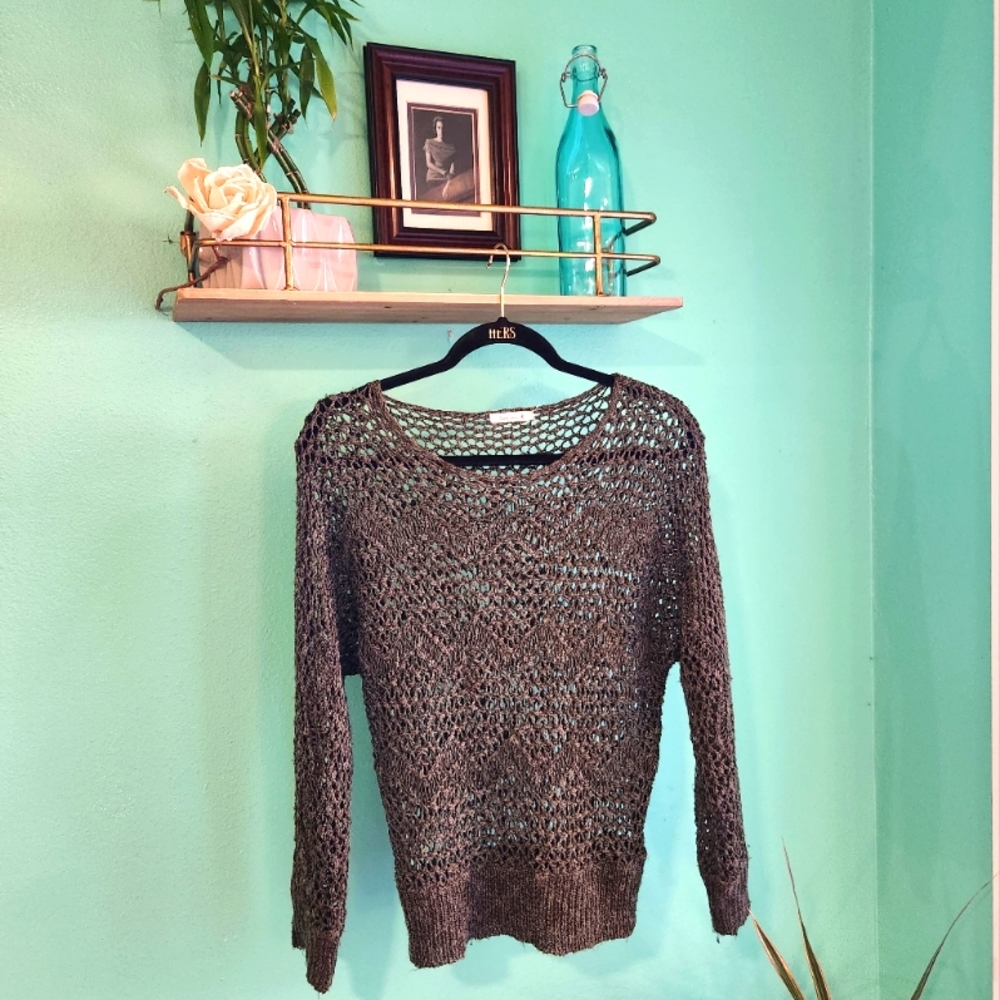 Army green knit top